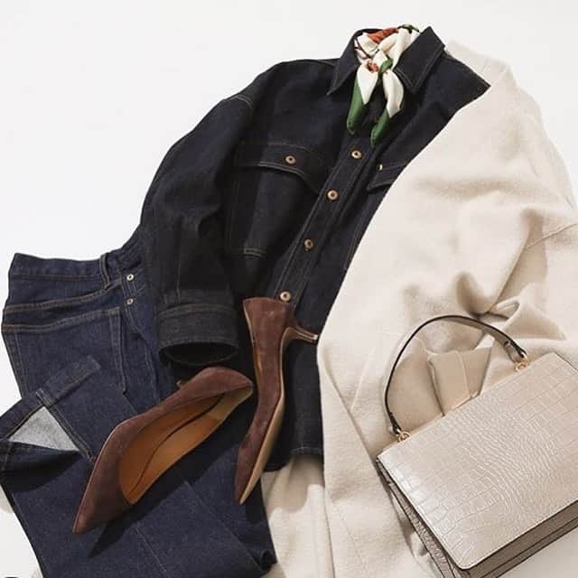 のインスタグラム：「ニットコート×デニムで上品カジュアルに﻿ ﻿ Knit coat[Spick & Span]¥22,000+tax﻿ Denim shirt[Spick & Span]¥15,000+tax﻿ Denim pants[Spick & Span]¥12,000+tax﻿ Scarf[manipuri]¥16,000+tax﻿ Bag[AULENTTI]¥17,800+tax﻿ ※11月上旬再入荷予定﻿ Pumps[PIPPICHIC]¥29,000+tax﻿ ﻿ ﻿ #knit #cardigan #knitcoat #gowncoat #denim #denimshirt #scarf #manipuri #aulentti #pippichic #spickandspan #baycrews #ニット #ニットコート #ロングカーディガン #デニム #スピックアンドスパン #ベイクルーズ」