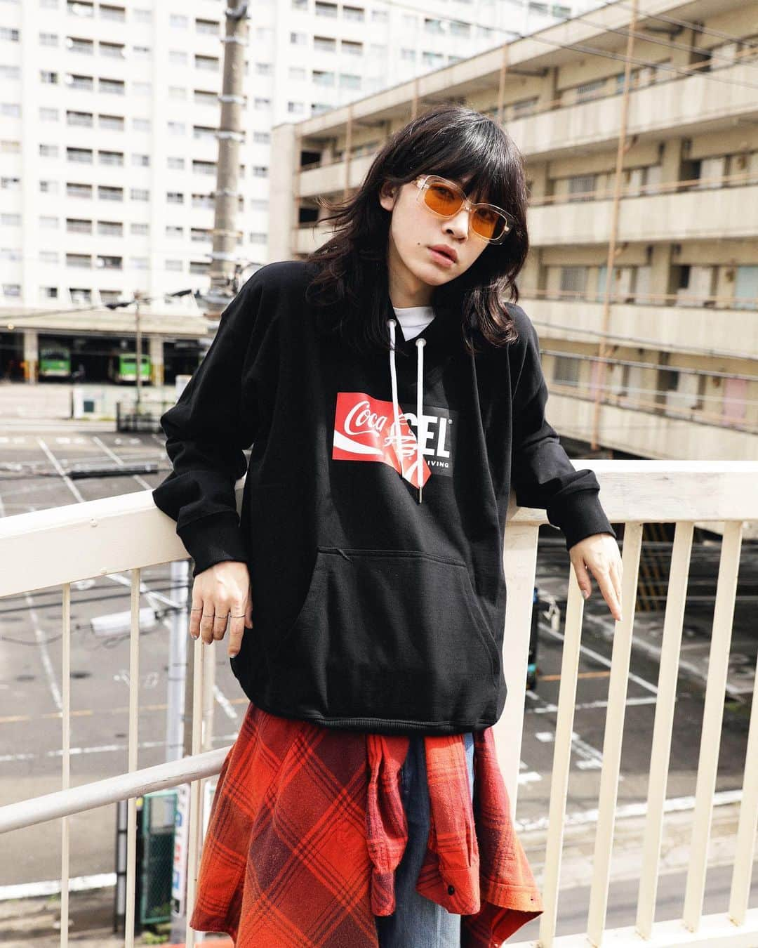 Droptokyoさんのインスタグラム写真 - (DroptokyoInstagram)「TOKYO STREET STYLE Name: @giro.tanaka  Hoodie: @diesel × @cocacola  #DieselxCocaCola#TheREcollection#pr #droptokyo#tokyo#japan#streetscene#streetfashion#streetwear#streetculture#fashion Photography: @dai.yamashiro」10月15日 19時06分 - drop_tokyo