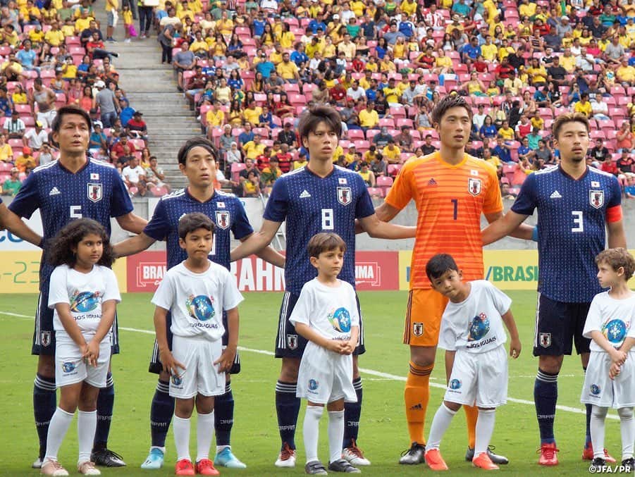 日本サッカー協会さんのインスタグラム写真 - (日本サッカー協会Instagram)「📸Match photos① #U22日本代表 は14日(月)、ブラジルのレシフェ郊外でU-22ブラジル代表と対戦し、#田中碧 選手の2ゴール、#中山雄太 選手のゴールによって3-2と逆転勝利。6月のトゥーロン国際大会の決勝で敗れたリベンジを果たしました。 ・ 国際親善試合 🇯🇵U-22日本代表 3-2(1-1) U-22ブラジル代表🇧🇷 📅10/15(火) 4:00KO ※日本時間 📍Arena Pernambuco ・ ⚽27分 田中碧 ⚽52分 田中碧 ⚽68分 中山雄太 ・ 【U-22日本代表 今後のスケジュール】 キリンチャレンジカップ2019 📅11/17(日) vsU-22コロンビア 📍エディオンスタジアム広島 📅12/28(土) vs未定 📍トランスコスモススタジアム長崎 #jfa #daihyo」10月15日 19時14分 - japanfootballassociation
