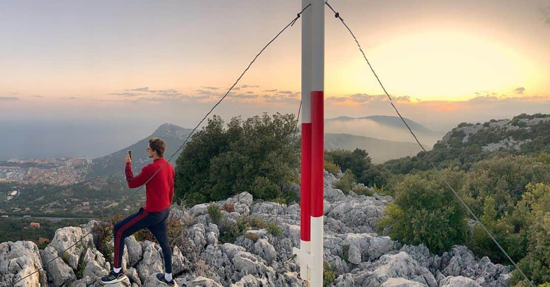 アレクサンダー・ズベレフさんのインスタグラム写真 - (アレクサンダー・ズベレフInstagram)「No place like home 🏔⛅️🌄🌅」10月15日 20時03分 - alexzverev123