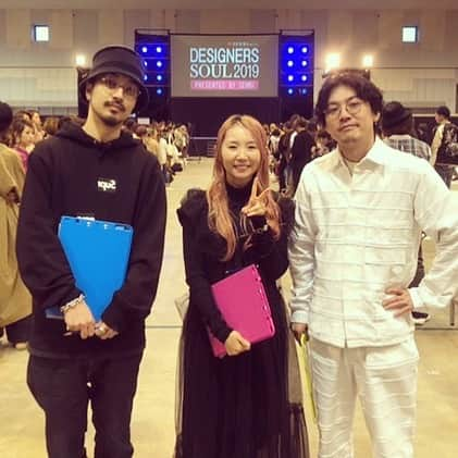 bianca kamakuraさんのインスタグラム写真 - (bianca kamakuraInstagram)「(^.^) 今日は北関東最大のコンテスト！ DESIGNERS SOUL 2019 HITOMIが2大会連続で審査員を務めさせて頂きました‼️ OCEAN TOKYOの七五三掛さんとCIECA.の野口さんとご一緒させて頂き楽しく審査できました〜 参加された選手の皆さま、運営の皆さま、本当にお疲れ様でした‼️ ありがとうございました🙇‍♂️🙏 #DESIGNERSSOUL2019 #デザイナーズソウル #センビホールディングス #biancaHITOMI #biancakamakura」10月15日 20時20分 - bianca_kamakura