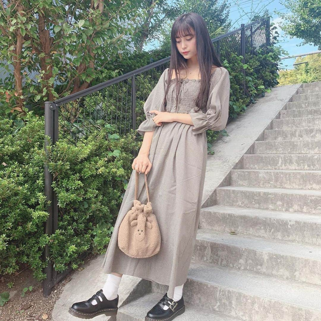 小山リーナさんのインスタグラム写真 - (小山リーナInstagram)「かわいいワンピース🐻 ・ ・ #私服 #ワンピース #ストレートヘア #高校生 #16歳 #チェック柄 #アイドル #自然光 #ootd #fashion #code #idol #followme #merryjenny #doctormartens #archives #photo #photography」10月15日 20時38分 - rina_koyama_box