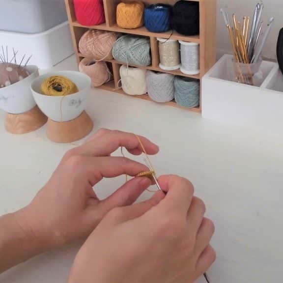 手紙社さんのインスタグラム写真 - (手紙社Instagram)「【「布博 in 台北」conomiさんが活動をスタートしたきっかけを紹介！】 フランス仕込みのかぎ針編みの技法で制作を行う、このみえりさん。細かな糸で編まれ、生まれるアクセサリーは顔周りをぱっと明るく見せてくれそうです。美しく華やかで優しいconomiのかぎ針編みの世界をお楽しみに。 . ▶作品づくり、ものづくり、今の活動をスタートされるきっかけとなったエピソードを教えてください。 「フランス留学でお菓子を学ぶつもりが、かぎ針編みを習うことになったのがきっかけで、帰国後にアクセサリー作りが始まりました」 . ▶中文介紹請見：@textilefabrics_taipei . 【布博 in 台北】 開催日：2019年10月26日（土）、27日（日） 会場：華山1914文化創意産業園区　西1号館 （台北市中正區八德路一段1號） 入場料：150元（小学生以下無料） . #手紙社#手紙舎#布博#布博in台北#台北#台湾#布雑貨#布小物#手芸#かぎ針編み#tegamisha#nunohaku#design#textile#conomi」10月15日 20時42分 - tegamisha