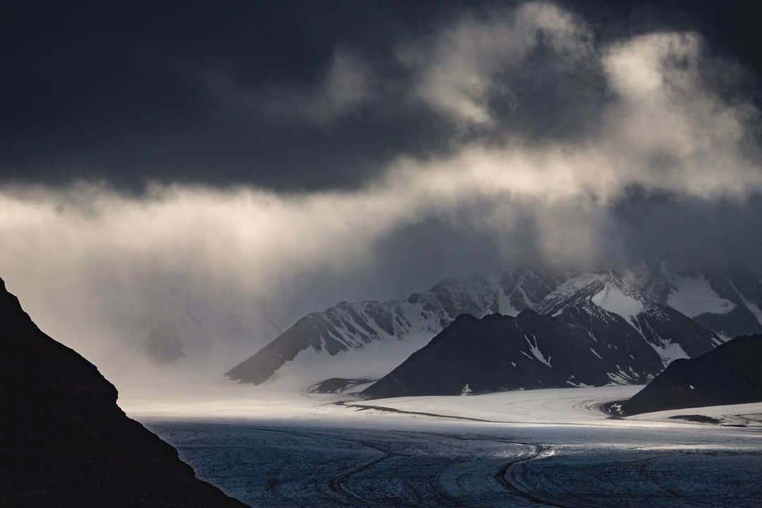 ナショナルジオグラフィックさんのインスタグラム写真 - (ナショナルジオグラフィックInstagram)「Photos by Renan Ozturk @renan_ozturk | A little piece of what we are fighting for—hoping the Arctic still looks like this for the next generation. Follow @renan_ozturk for more imagery of areas severely affected by climate change. #climatechangeisreal #naturenow」10月16日 6時36分 - natgeo