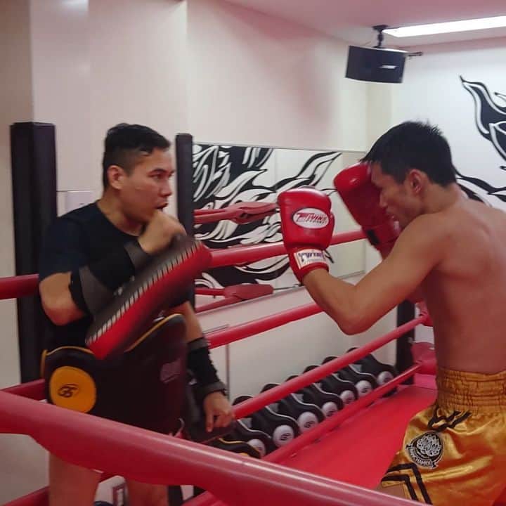 梅野源治のインスタグラム：「そろそろムエタイ復帰しますか👊 #今年初の肘打ち」