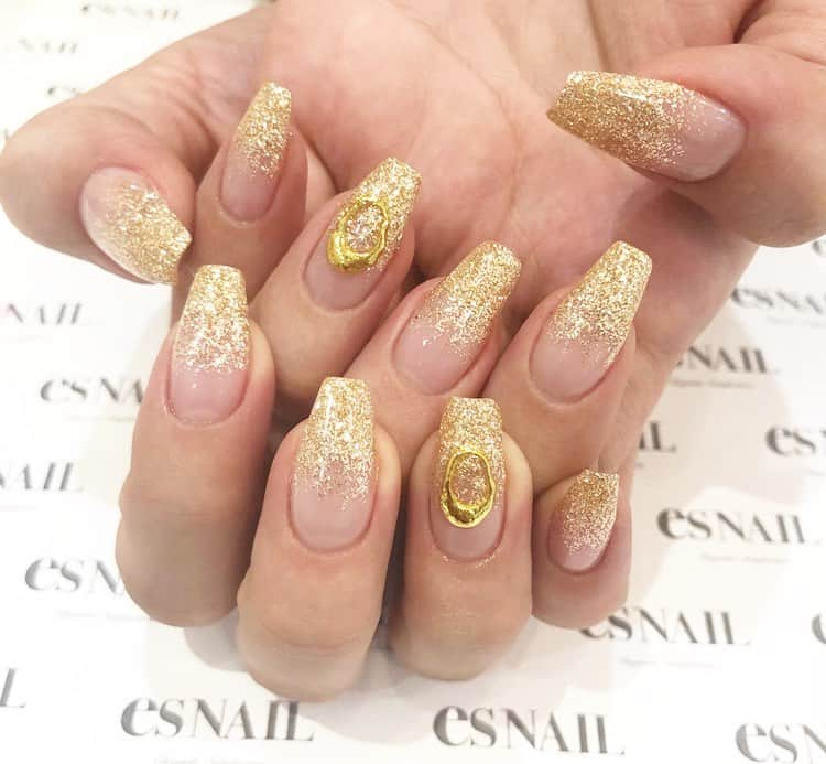 esNAILさんのインスタグラム写真 - (esNAILInstagram)「GLITTER nail ✨✨🌟✨✨🌟 . .  #nail#nails#nailart#naildesign#esnail#esnail_shibuya#gelnail#ネイル#エスネイル#ジェルネイル#esネイル#ネイルデザイン#美甲#tokyo#shibuya#newnail#渋谷店#新宿店#吉祥寺店#大宮店#名古屋店#大阪店#福岡店 @esnail_la」10月15日 22時37分 - esnail_japan