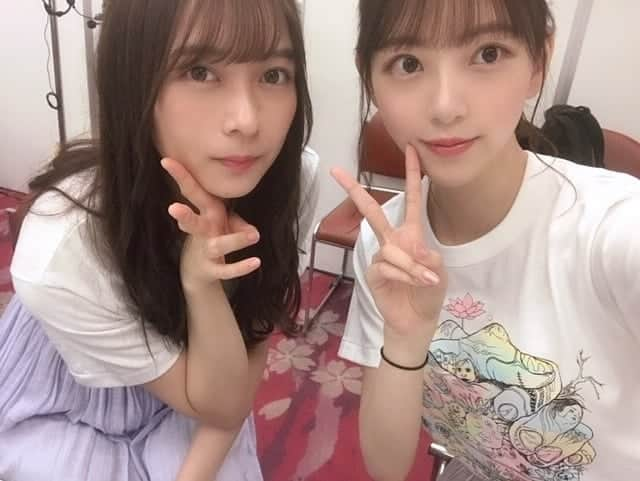 堀未央奈さんのインスタグラム写真 - (堀未央奈Instagram)「#２３ | 乃木坂46 堀未央奈 公式ブログ 2019/10/15 19:30  やほ☺  ２３歳になりました〜 もう、23歳？まだ、23歳？ うーん、 自分ではもう23なんだ！！という感じです でも中身は１７歳くらいで止まってる気がします...笑  なんでもない日にもこうして素敵なお花や ブログにコメントをくださるファンの皆さんには感謝しかありません☺  そして私の誕生日を祝ってくださりありがとうございます✨全部読んでますみてます  ちなみに、 堀家では0時迎えても誰一人わたしのお部屋に来てくれなくて寂しくて見に行ったらみんな寝てました。笑 朝祝うスタイルなの！ お母さんが朝起こしついでにおめでとう〜ってハグしてくれてハッピーでした☺  メンバーの中では絢音が1番最初にメールしてくれました❤︎ 内容は秘密だけどすっごく嬉しかった！すき！  http://blog.nogizaka46.com/miona.hori/smph/2019/10/053136.php/ #HappyMionaDay #堀未央奈生誕祭 #堀未央奈生誕祭2019 #23歳 #ありがとう22歳 #堀未央奈 #HoriMiona #みおな #ハッピーバースデー #お誕生日おめでとう #鈴木絢音 #乃木坂46 #2期生 #岐阜県 #東京 #ピース」10月15日 22時48分 - horimiona46