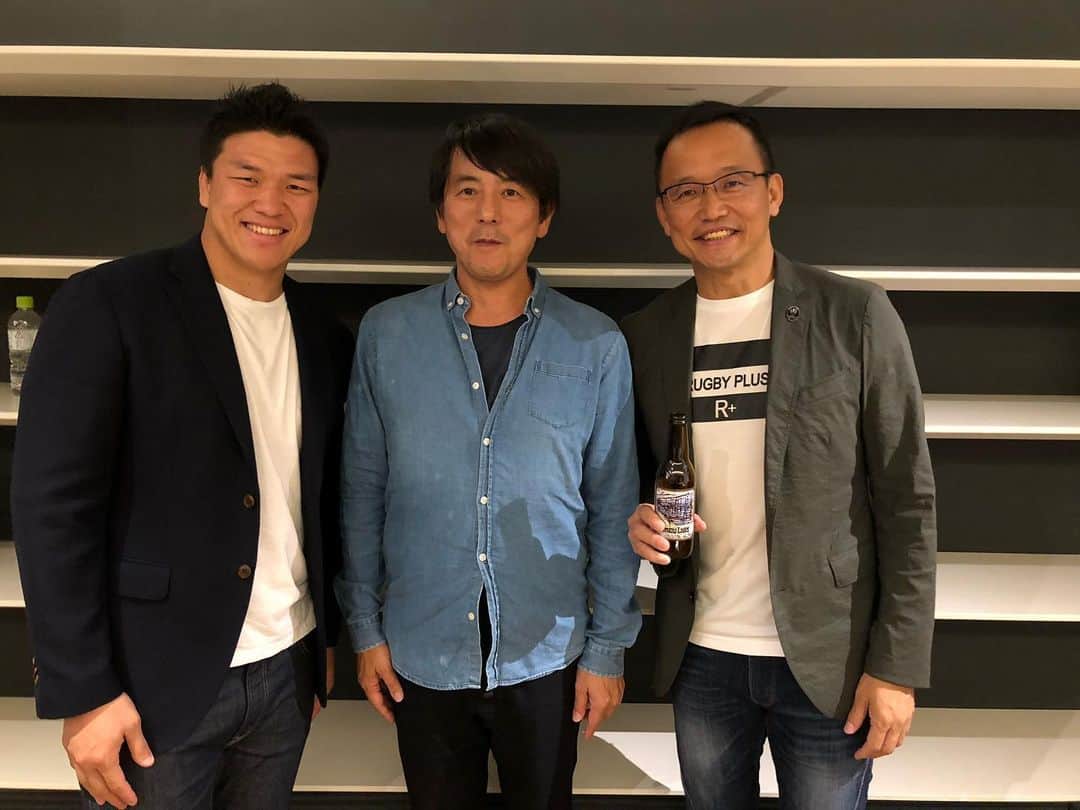 立川理道のインスタグラム：「Kudan house  九段ハウスで「ラグビーとビジネスのおはなし」のトークライブをラグビージャーナリストの村上さんと株式会社NI-WA代表の吉川さんとさせて頂きました！ 一応、シークレットゲストという事で、告知等出来ませんでした。笑  ラグビーW杯の予選プールを振り返ったり、準々決勝の話などすごく盛り上がりました。 トークライブ後は懇親会もあり、更に交流させてもらい素晴らしい経験が出来ました。  #ラグビーとビジネスのおはなし  #九段ハウス」