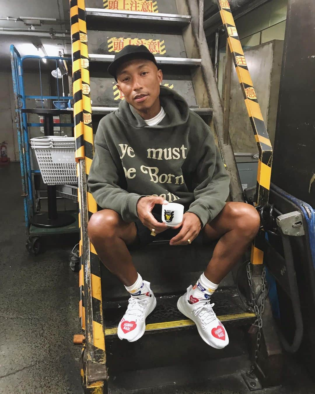 ファレル・ウィリアムスさんのインスタグラム写真 - (ファレル・ウィリアムスInstagram)「#stormcowboysake」10月15日 23時08分 - pharrell