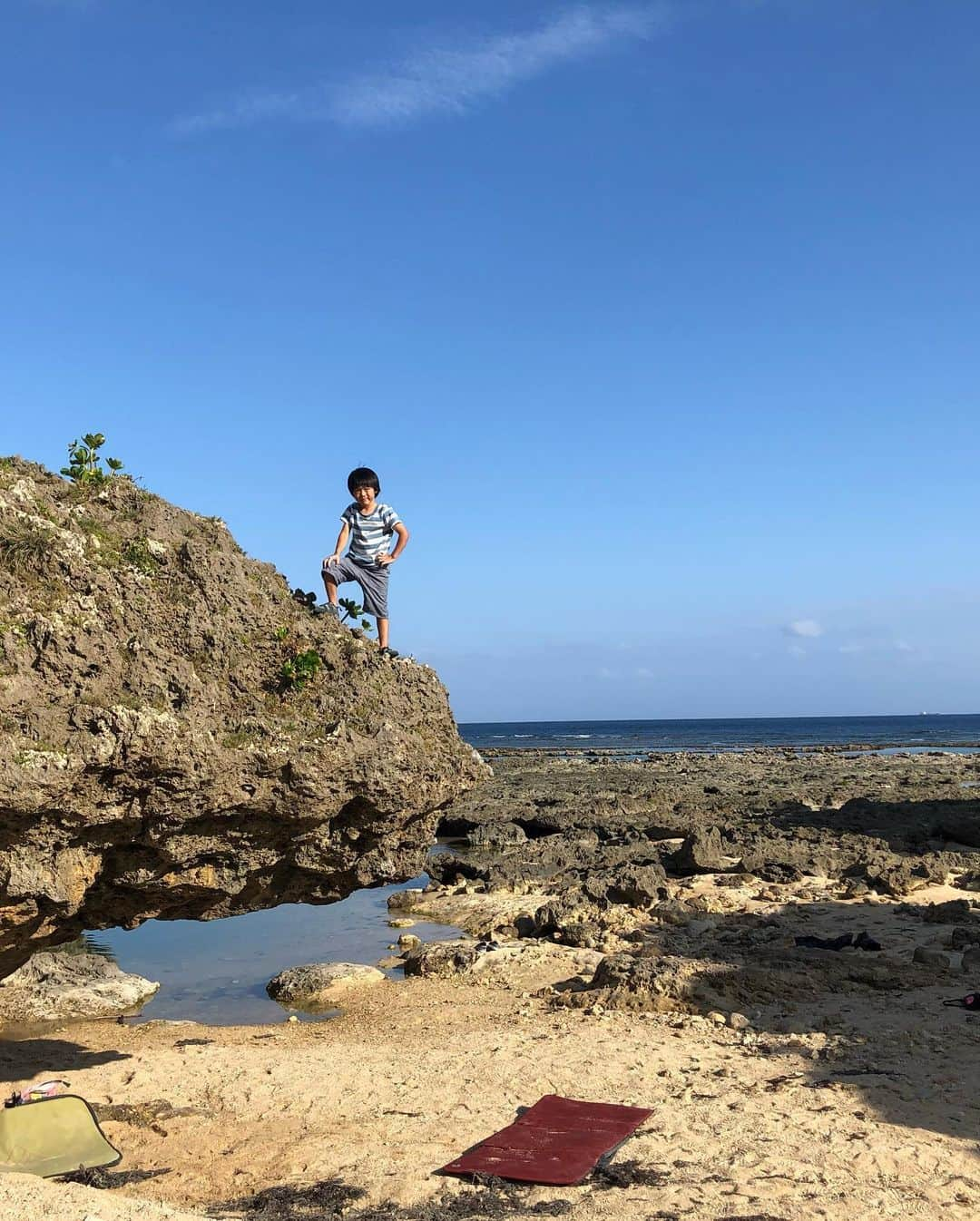 渡辺沙亜里さんのインスタグラム写真 - (渡辺沙亜里Instagram)「沖縄満喫中🌺 パインライス1級flash チョックストーンアタックflash ストレートノーチェイサー敗退 リベンジ行けるといいなーー！！ 息子もしっかり成果が出て3級ゲット！！ あっという間に1日終了。 #沖縄 #旅行 #unparallelup #gontex #mudhand #具志頭ボルダー」10月15日 23時15分 - saari_watanabe