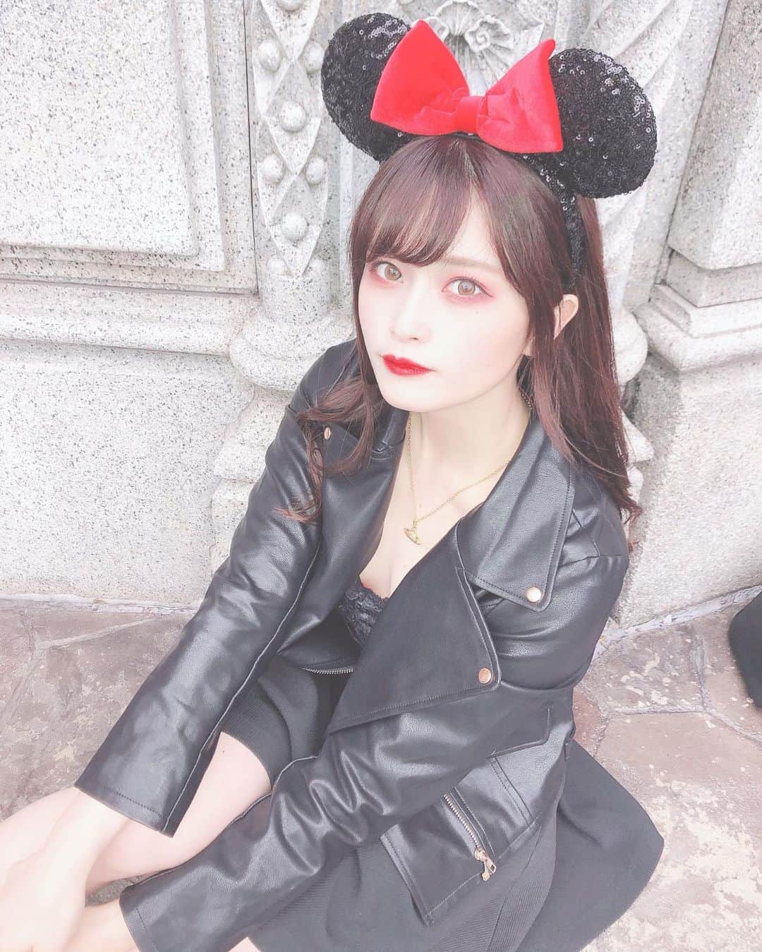 田北香世子さんのインスタグラム写真 - (田北香世子Instagram)「新しいカチューシャすぐ買っちゃう🤗赤と黒の組み合わせきゃわ！❤️🖤強そうなナオンのコスプレです」10月15日 23時40分 - kayoko_takita