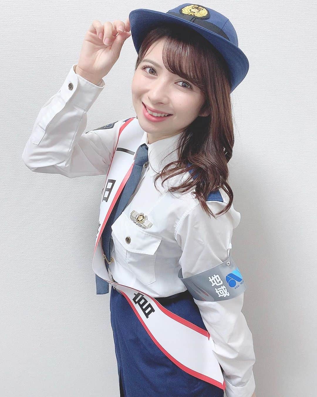 のインスタグラム：「☺️🌸 . . 昨年に引き続き、 中部空港警察 一日警察官 務めさせていただきました🙂🌸 . 空港での忘れ物🧳 外出時の施錠🏠 自転車のツーロック🚲 犯罪に巻き込まれない為にも気をつけましょう🐰💕 . ちょっとそこまでだから って外出時に施錠しない方も多いみたいです😭😭 本当にお気をつけ下さい！！ . . . #中部空港警察 #一日警察官 #中部国際空港 #セントレア #centrair #ポリス #警察官 #警察 #nagoya #japan #🇯🇵 #japaneseidol #japanesegirl #likeforfollow #偶像 #名古屋 #アイドル #御朱印ガール #ゲーム女子 #旅女 #名古屋インスタ交流会」