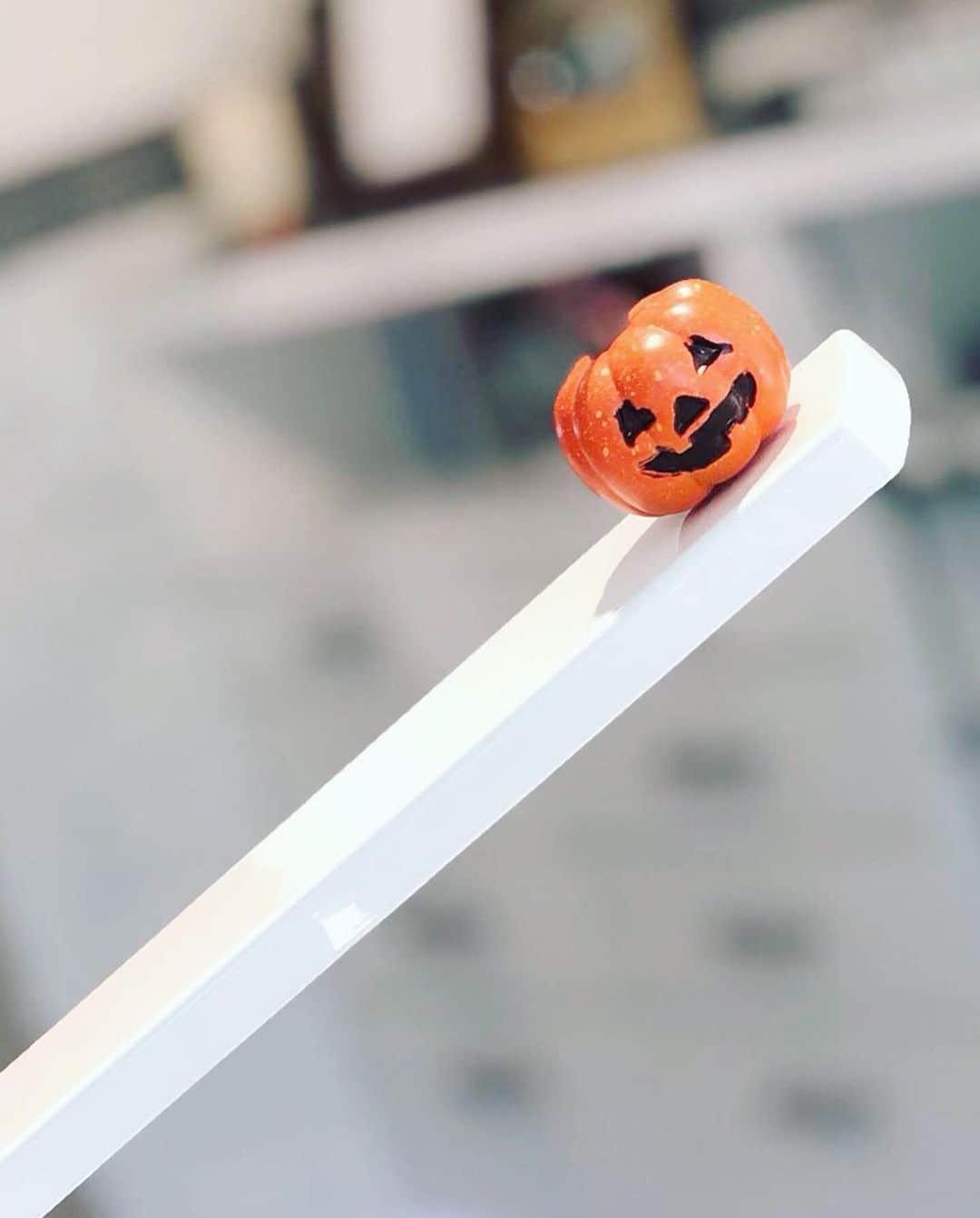 Mayu Ogawaさんのインスタグラム写真 - (Mayu OgawaInstagram)「🖤 いっぱいハロウィン🎃👻﻿ もっと沢山あります！﻿ ご来店の際には探してみてくださいね〜♪﻿ ﻿ A lot of Halloween !!!﻿ ﻿ #ハロウィン #可愛い #楽しい #hallowee #boo #alotoffun ﻿  #もうすぐ #10月  #mda #mdanail ﻿ #ネイルサロン銀座 #銀座ネイルサロン﻿」10月16日 0時19分 - m_d_a