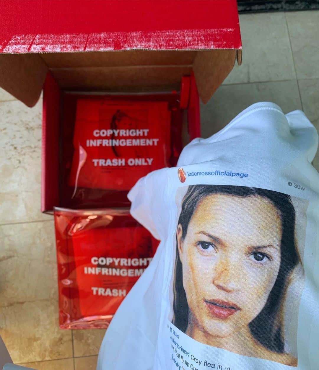 マリア・シャラポワのインスタグラム：「Copyright Infringement. Besides being an awesome artist, @cj_hendry cleverly knows how to make the best ‘Trash’. 📦」