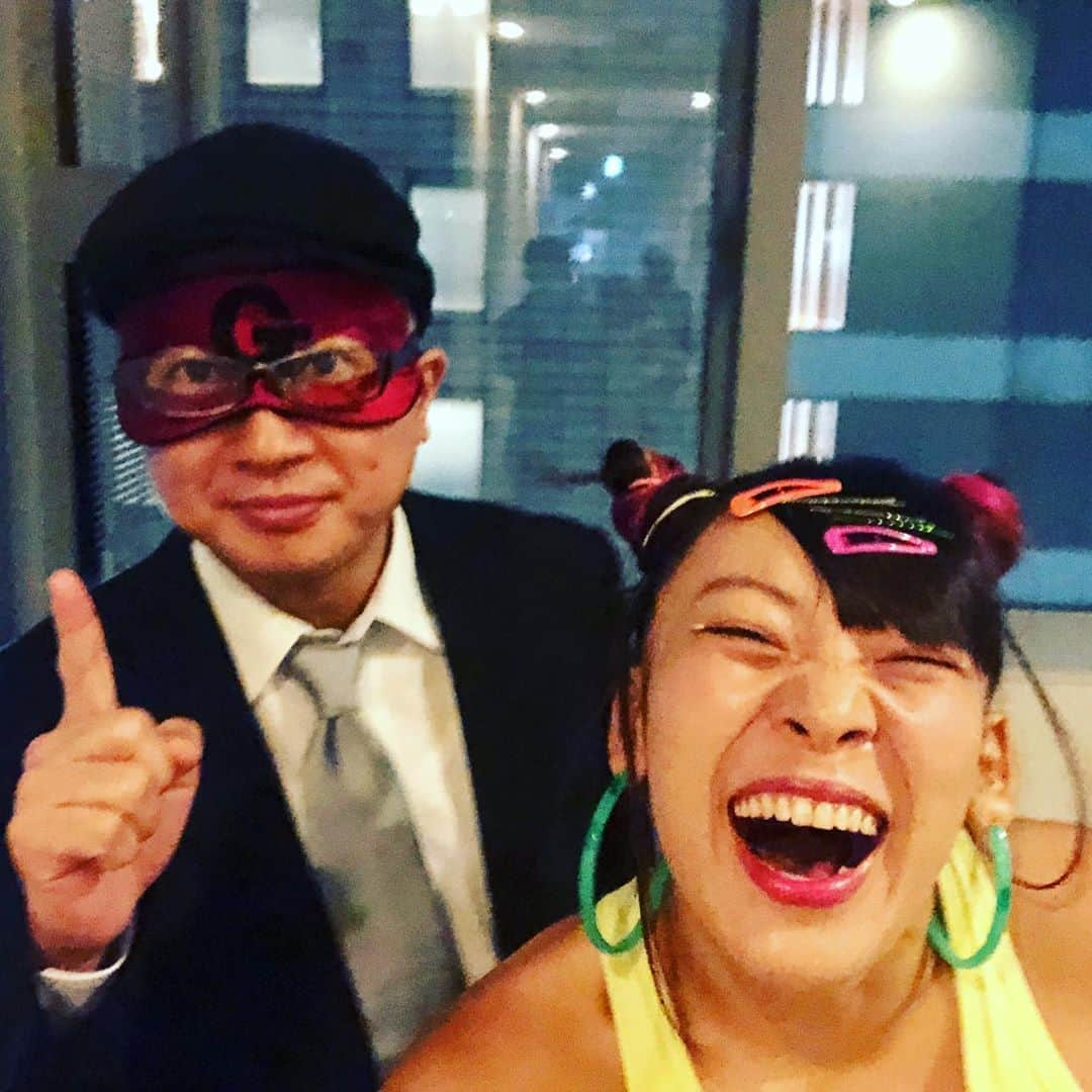 日本テレビ「ウチのガヤがすみません！」さんのインスタグラム写真 - (日本テレビ「ウチのガヤがすみません！」Instagram)「#ゲッターズ飯田 さん⁉️…に扮した#チョコプラ松尾 ✖️#フワちゃん 💘💘#かぁいい 💟 （モノマネへの感想、コメント欄にどしどしお寄せください😘✍️💨絵文字のみの意思表明も歓迎👏） . 「松尾さんがやたらと新しいモノマネやってるな🤔」と 疑問に思った視聴者様💌⬇︎ スタッフがチョコプラ松尾さんに新モノマネを“むちゃぶり”するプチ企画『松尾チャレンジ』第三弾です☠️🔥 . 過去の挑戦をハッシュタグ＆ハイライトにまとめたよ‼️ 👉#むちゃぶり松尾チャレンジ (←タップして！) 👉ハイライト『松尾チャレンジ』 . 次回のチャレンジもお楽しみに💖 （不定期開催です…🙏） . #ウチのガヤがすみません #ウチガヤ  #ガヤ芸人オフショット #芸人 #チョコレートプラネット #チョコプラ #チョコレートプラネット松尾」10月16日 0時30分 - uchino_gaya