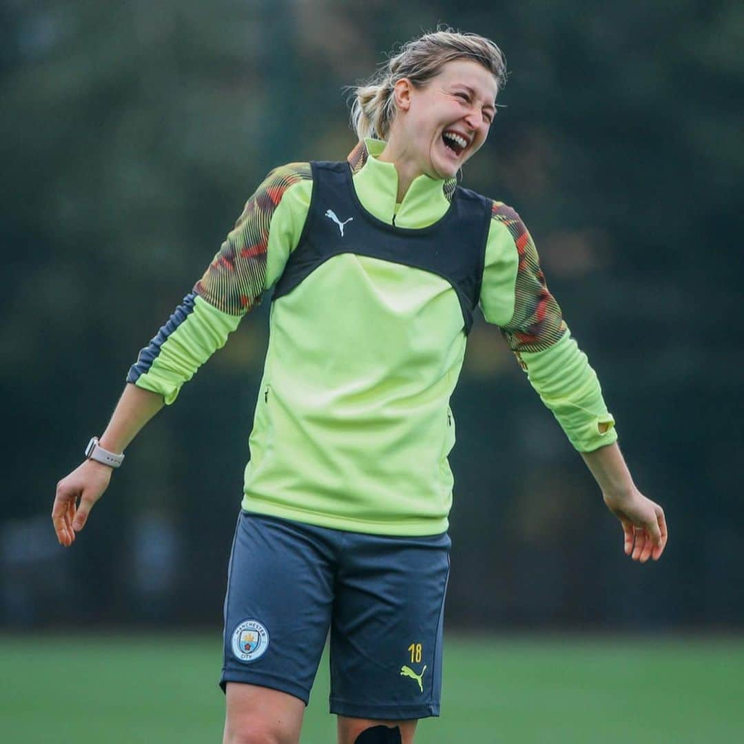 マンチェスター・シティFCさんのインスタグラム写真 - (マンチェスター・シティFCInstagram)「#UWCL READY! 👊👊👊⠀ ⠀ #ManCity」10月16日 0時38分 - mancity