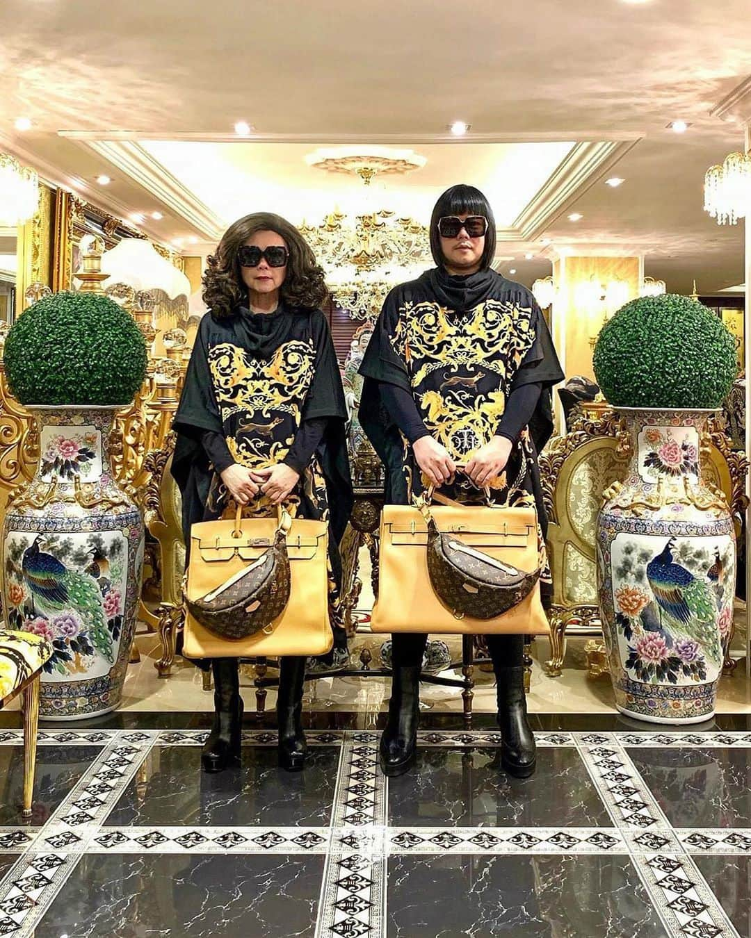 Instagramさんのインスタグラム写真 - (InstagramInstagram)「Perfect match. Mother and son duo Pattharapol (aka Peepy) and Lee Puengboonpra (@peepy_and_mother_lee) love dressing up. “It is a way that we can relax, express our creativity, mix and match items that we love,” says Peepy. “When it comes to taste, we share ideas. Then, we mix and match our different preferences, so that the outfit looks balanced and perfect.”⁣ ⁣ #ThisWeekonInstagram show us how you express yourself through the things you love. ❤️⁣ ⁣ Please submit your own photos and videos to the project using the #ThisWeekonInstagram hashtag. Any tagged visual shared with the hashtag is eligible for the project and, if selected, to be featured.⁣ ⁣ Photos by @peepy_and_mother_lee」10月16日 1時09分 - instagram