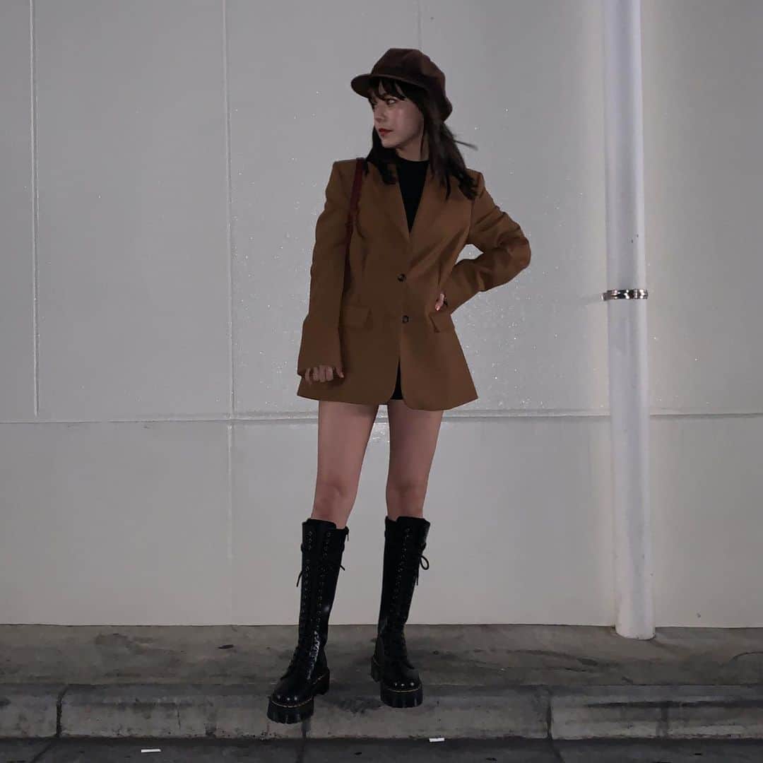 長澤メイさんのインスタグラム写真 - (長澤メイInstagram)「一気に寒くなったね🍠🍂 ジャケットはずーっと前に GETしたからもう販売してないよ🐒 #mei_outfit」10月16日 1時20分 - xxmeixx1208