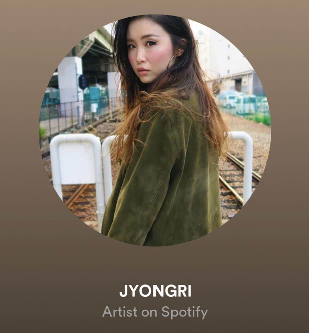 JYONGRIのインスタグラム：「基本ここで音楽聞いてます、 おすすめは @spotifyjp 🙌🙌」