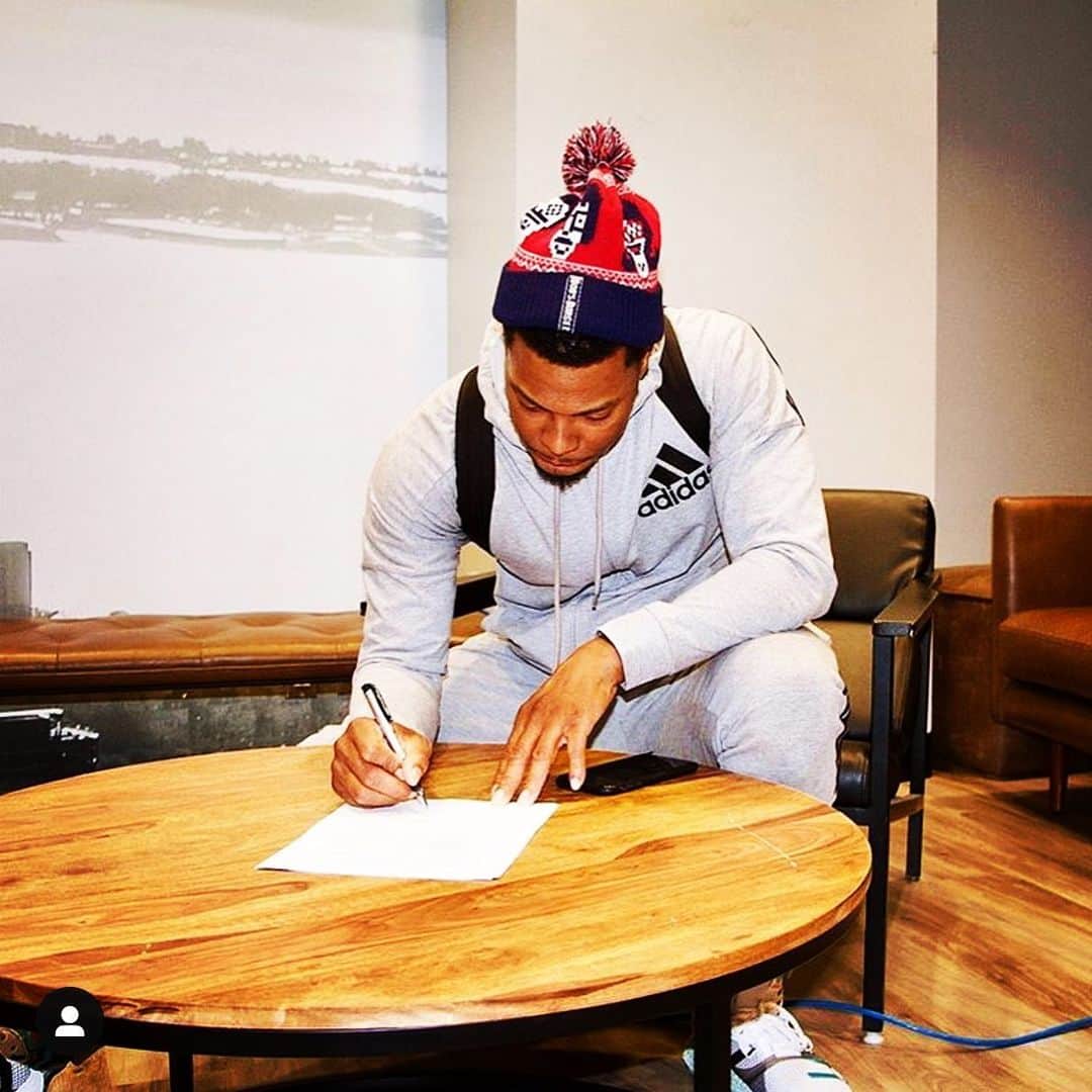 カイル・ロウリーのインスタグラム：「Never stop working!!! Thank you!! signed, sealed and delivered!!! Hard work truly pays off!!! #yupthatsbobburgersonthehat😂😂」