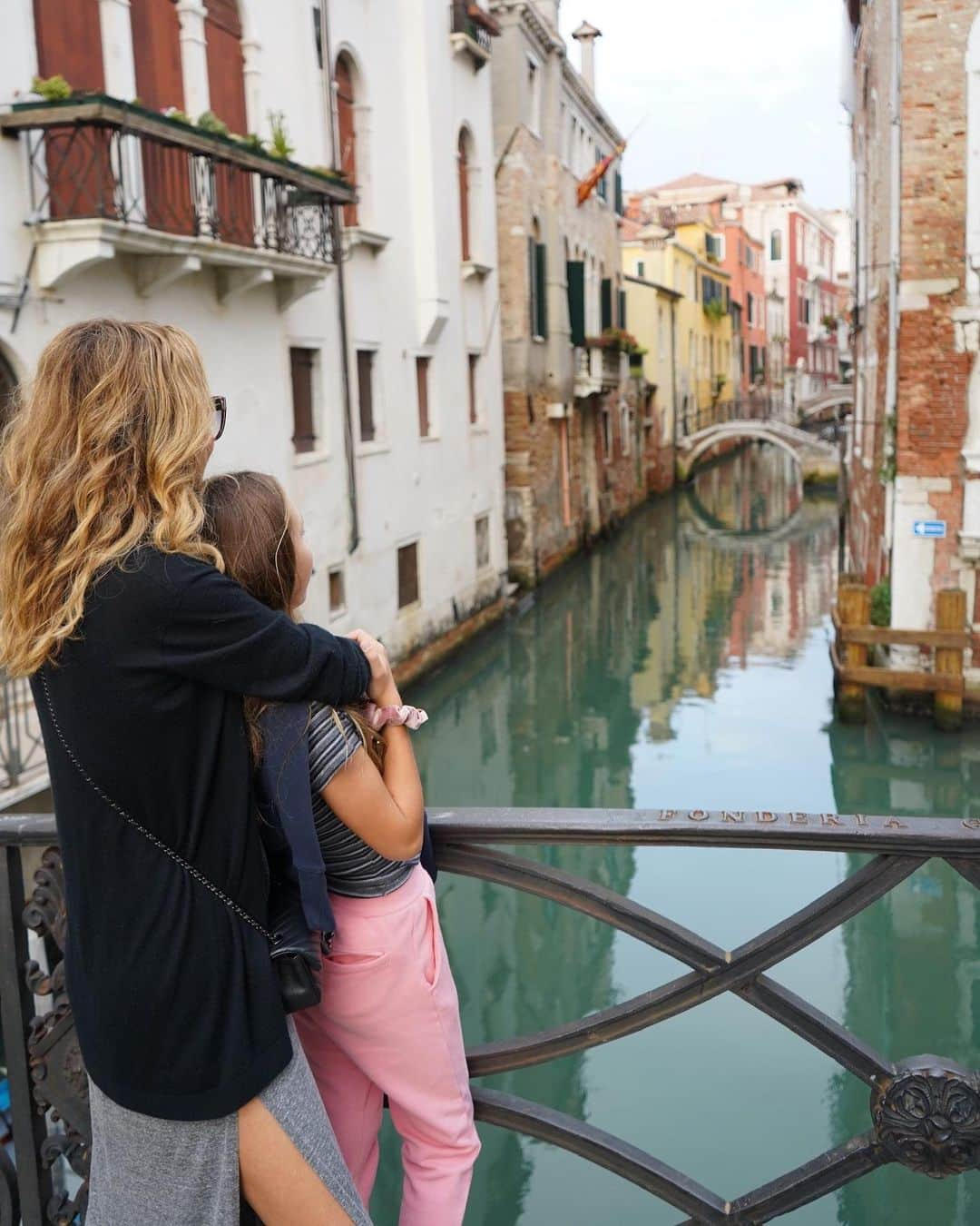 ジャーダ・デ・ラウレンティスさんのインスタグラム写真 - (ジャーダ・デ・ラウレンティスInstagram)「My updated Venice travel guide... now live on @thegiadzy! Link in my stories ❤️」10月16日 4時46分 - giadadelaurentiis