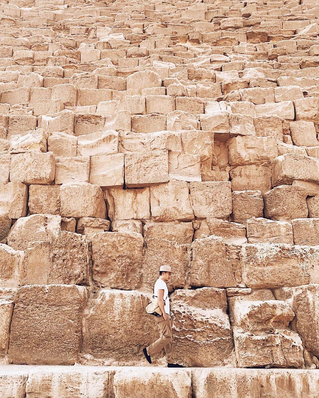 三浦大地さんのインスタグラム写真 - (三浦大地Instagram)「いつか行くのだろうなと思っていたエジプトのピラミッドに思っていたよりも早く来れた。」10月16日 5時49分 - daichi_1127