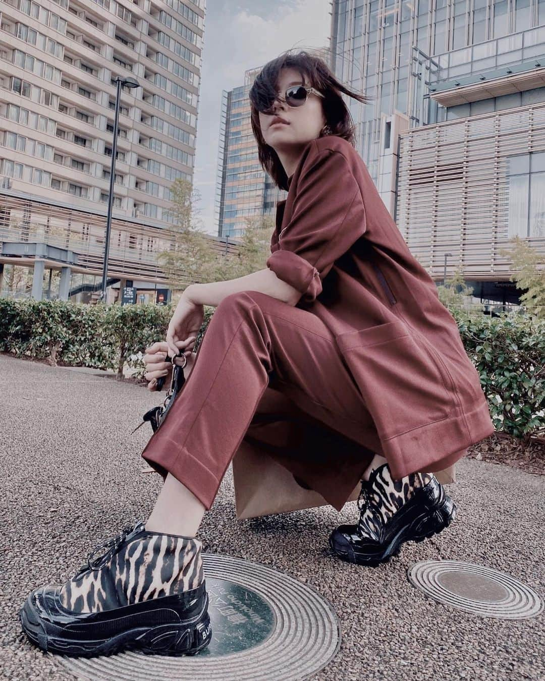 西内まりやさんのインスタグラム写真 - (西内まりやInstagram)「表参道ヒルズのRスタジオで @burberry 新作スニーカーとダウンの ポップアップストアが10月17日〜28日で期間限定オープンします！😌 ぜひに。遊びに。 私も新作スニーカー私服と合わせましたー！  #TheArthurSneaker #Burberry #BurberryGeneration」10月16日 15時30分 - mariya_nishiuchi_official