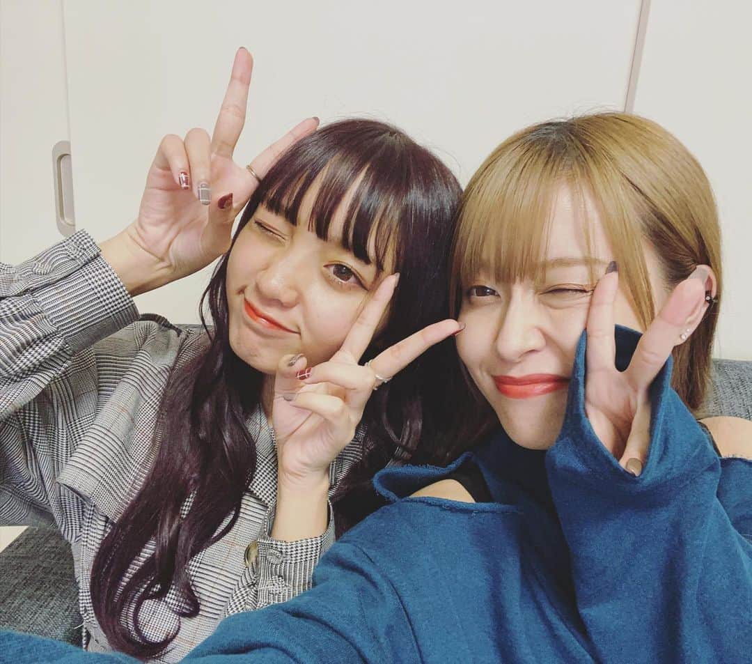 歩乃華（ほのらん）のインスタグラム：「ねおほの🍇💎ねおほのポーズと、最後はドカシャキーンを見てるきぬゆん♡えもいえもいえもいww」