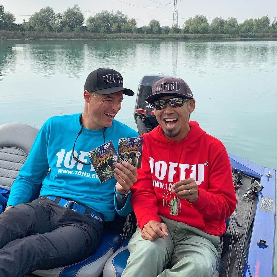 伊豫部健さんのインスタグラム写真 - (伊豫部健Instagram)「We had awesome shooting day for 10ftu in Italy🇮🇹 @10ftu_kiob_smpfishing  I was super smiling with bro @quintabass " I kick him in the water❣️" 最高の10ftu撮影をイタリア🇮🇹でしてました！ 親友ルカと最高の笑顔👍👍👍 @10tenfeetunder_kiob @se9rets @ken_iyobe @obick_55 @shimanofishing_jp @sunline_japan @sns_hayabusa @gary_international_kk @talex_fishing @ringstar_1889 #iyoken #kiob #イヨケン #10ftu #tenfeetunder #10tenfeetunder #bassfishing」10月16日 15時54分 - ken_iyobe