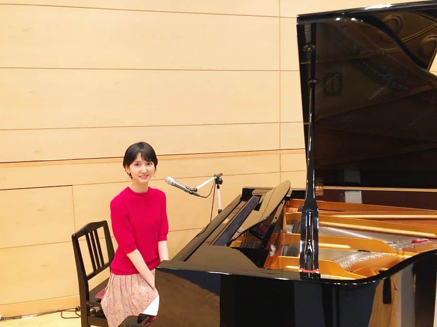 南壽あさ子さんのインスタグラム写真 - (南壽あさ子Instagram)「札幌コンベンションセンターのピアノと、お世話になった協賛店の大阪屋さんと一緒に。お世話になりました。  #piano #札幌 #北海道 #cavin大阪屋」10月16日 15時57分 - nasuasaco