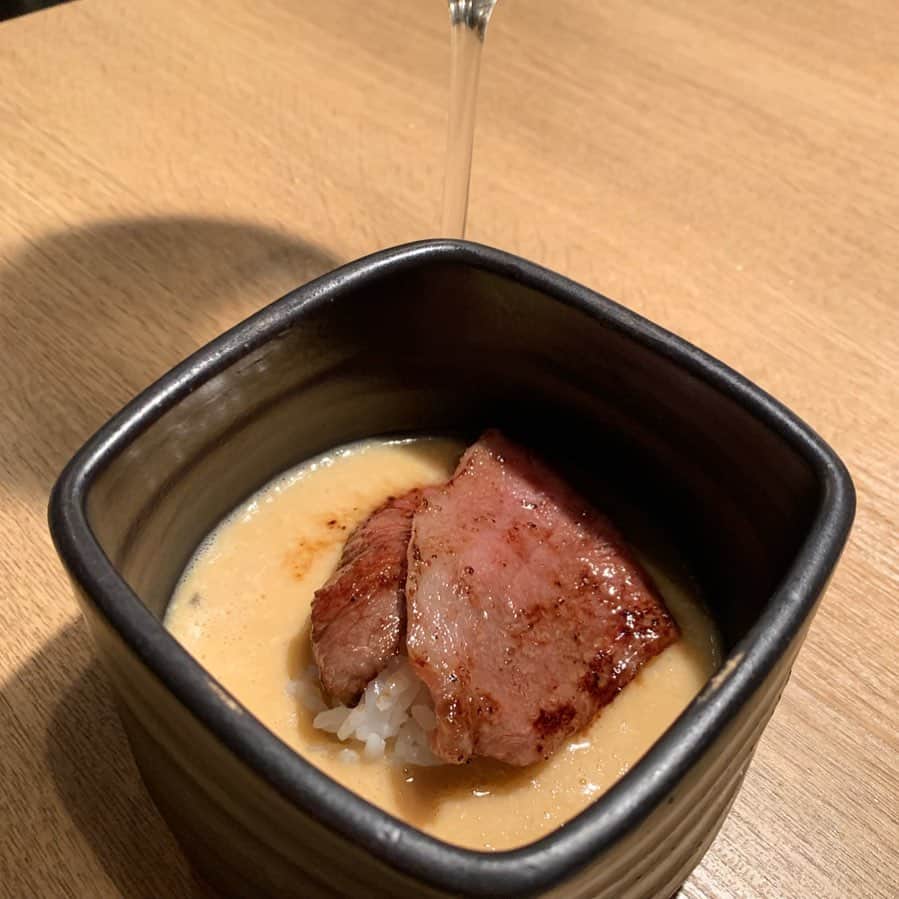 吉田美紀さんのインスタグラム写真 - (吉田美紀Instagram)「・ ・ 焼肉大好き娘。 （もちろんわたしも😁） ・ リクエストを聞くと答えが返ってくる @029nishiazabu ・ お肉はもちろんスープや〆のご飯まで◎✨ 親子で大好きなお店😋 ・ 一周年おめでとうございます㊗️ ・ ・ #yakiniku #029nishiazabu #tokyorestaurant #焼肉 #029西麻布 #焼肉女子」10月16日 16時27分 - miki__yoshida
