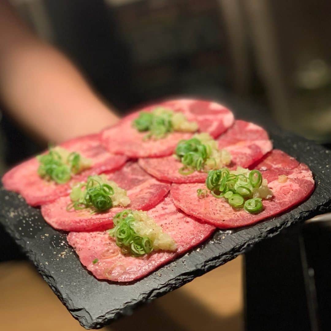 吉田美紀さんのインスタグラム写真 - (吉田美紀Instagram)「・ ・ 焼肉大好き娘。 （もちろんわたしも😁） ・ リクエストを聞くと答えが返ってくる @029nishiazabu ・ お肉はもちろんスープや〆のご飯まで◎✨ 親子で大好きなお店😋 ・ 一周年おめでとうございます㊗️ ・ ・ #yakiniku #029nishiazabu #tokyorestaurant #焼肉 #029西麻布 #焼肉女子」10月16日 16時27分 - miki__yoshida