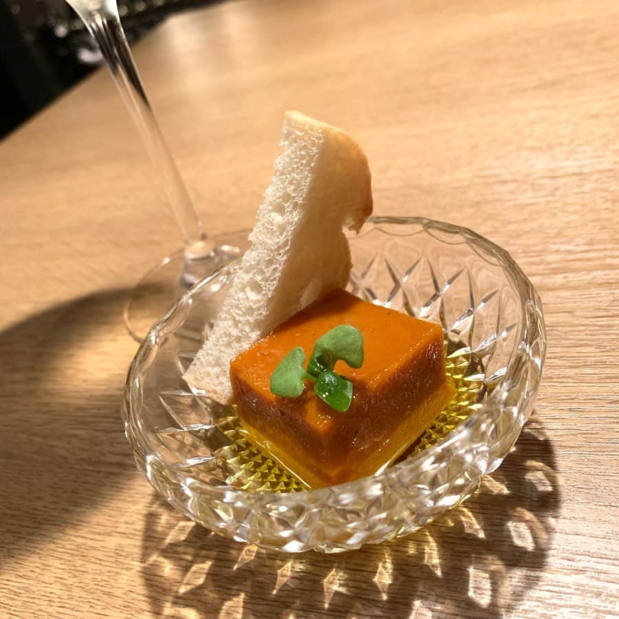 吉田美紀さんのインスタグラム写真 - (吉田美紀Instagram)「・ ・ 焼肉大好き娘。 （もちろんわたしも😁） ・ リクエストを聞くと答えが返ってくる @029nishiazabu ・ お肉はもちろんスープや〆のご飯まで◎✨ 親子で大好きなお店😋 ・ 一周年おめでとうございます㊗️ ・ ・ #yakiniku #029nishiazabu #tokyorestaurant #焼肉 #029西麻布 #焼肉女子」10月16日 16時27分 - miki__yoshida