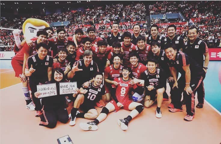 柳田将洋さんのインスタグラム写真 - (柳田将洋Instagram)「2019's National team season is over ✈️ 今シーズンも龍神nipponへたくさんのご声援ありがとうございました。World Cupで世界に対して日本が示せたバレーボールは確かにあったと思います。このチームで世界へ挑むと胸を張って言えるチームに更になるために、これからの期間、一時日本代表を離れ、個を見つめ直し戻ってきます。 会場、テレビから連日エネルギーを送ってくれた皆さん、フジテレビをはじめとする報道関係の皆様、チームのスタッフ、仲間のみんな、本当にありがとう。 #龍神nippon  #ワールドカップバレー  #bigshot ‼︎」10月16日 8時50分 - masahiro.8.0706