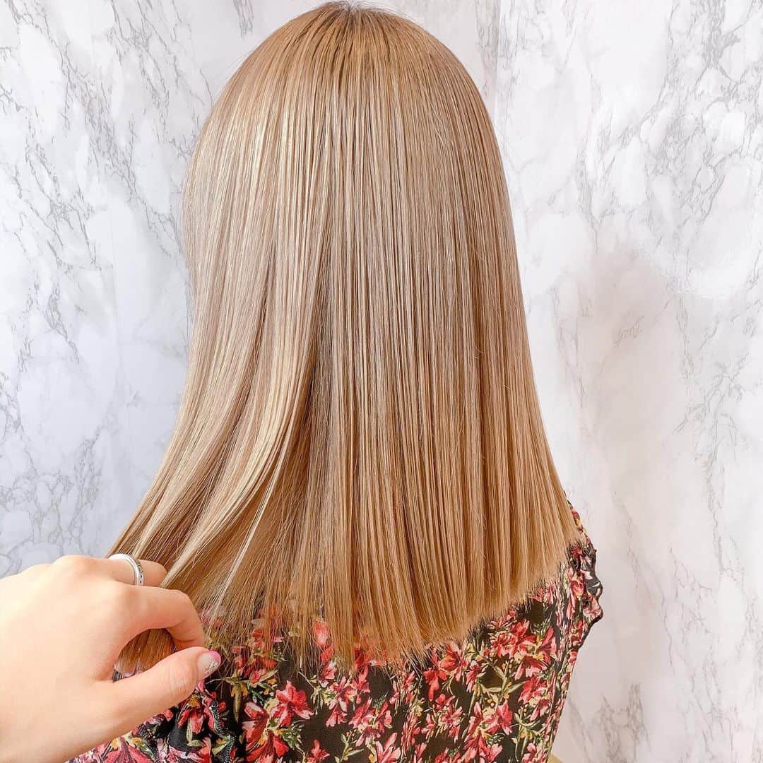 原涼香のインスタグラム：「Creamy Blond 🌼🌼 🇰🇷アイドルにも多いハイトーン❤︎ ㅤㅤㅤㅤㅤㅤㅤㅤㅤㅤㅤㅤㅤ fashionが暗くなる秋冬は、 ツヤツヤブロンドがお洒落です🍯💕 ㅤㅤㅤㅤㅤㅤㅤㅤㅤㅤㅤㅤㅤ」