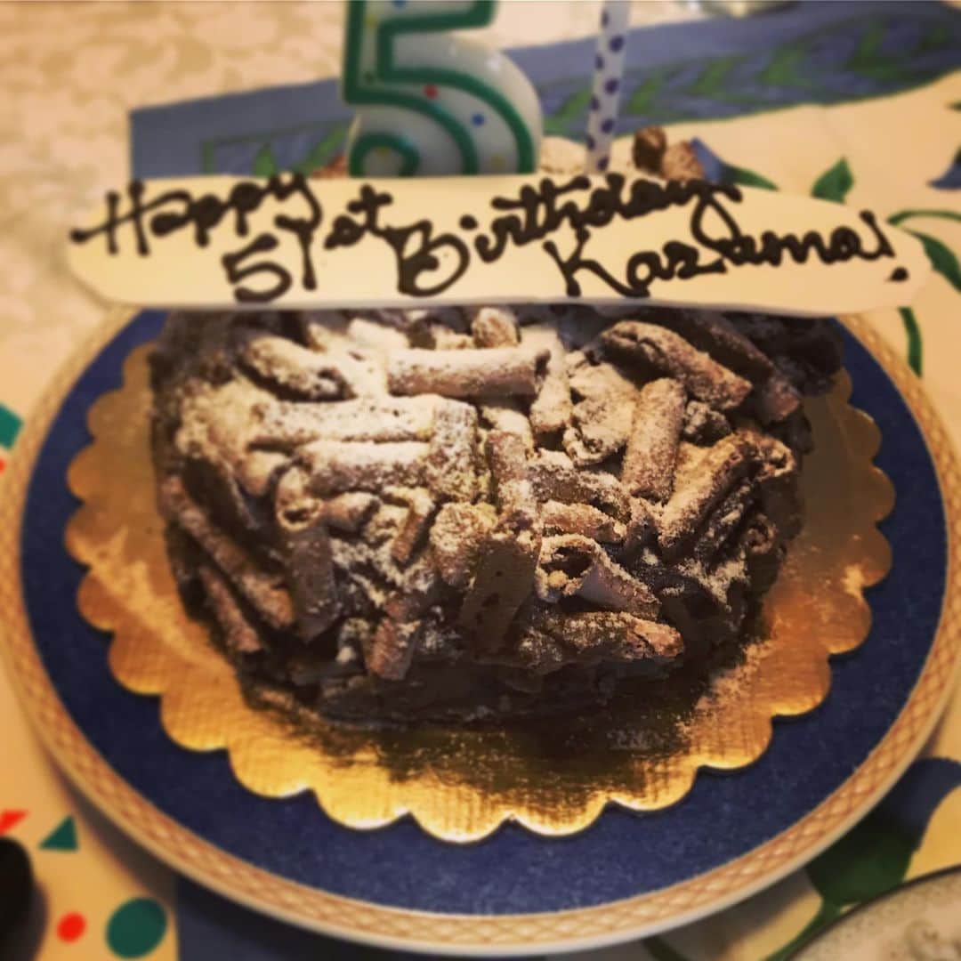 鈴木一真さんのインスタグラム写真 - (鈴木一真Instagram)「I had a great birthday week!! 映画Once upon a tiime in Hollywoodのロケ地でバースデイディナーをいただきました。この先にはタランティーノ監督が所有するマニアックな映画館New Beverly Cinemaがあります。  Amazing birthday dinner at the one of the filming locations from Once upon a time in Hollywood‼︎ I had a blast⚡︎ 劇中レストランに入る場面で、この映画館について役者達が何やら話していましたが、地元でもコアな人にしか通用しないイースターエッグにほくそ笑んでしまいましたw  #Birthday #BirthdayWeek #BirthdayDinner #ElCoyote #OnceUponATiimeInHollywood #QuentinTarantino #NewBeverlyCinema #ShinSenGumiLA #BBQ #誕生日」10月16日 11時24分 - _kazumasuzuki_