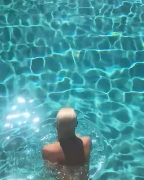 Katelyn Byrdのインスタグラム：「Weekends are for the girls 🔞📵💦」
