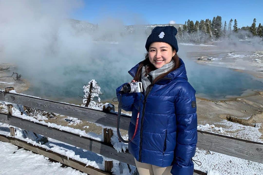 早川茉希さんのインスタグラム写真 - (早川茉希Instagram)「🎂🎉💕 ・ イエローストーンを旅行中に お友達がお誕生日を迎えました❣️ ・ ちょっとしたサプライズを企画して 夜はお部屋でお祝い🥂👏🏻 旅先で迎えるお誕生日って、 ちょっと特別感がありますよね🥺✨ いっぱい語って良い思い出になりました😆🎵 ・ 今回、素晴らしい写真を 沢山撮ってくれたのんちゃん📸👏🏻 英語だけじゃなく中国語もできるなんて頼もしかった🥺 27歳も素敵な一年にしてね🥰💕 ・ #ってインスタしてないのんちゃん笑 #happybirthday #congrats #surprisebirthday #homeparty #yellowstone #yellowstonenationalpark #lovetraveling #イエローストーン国立公園 #アメリカ旅行 #旅行好きな人と繋がりたい #タビジョ #サプライズ好き #楽しそうな私たち #写真に夢中でなかなか飲み始められない #🥂 #シカゴでの出会いに感謝」10月16日 11時58分 - maki_hayakawa