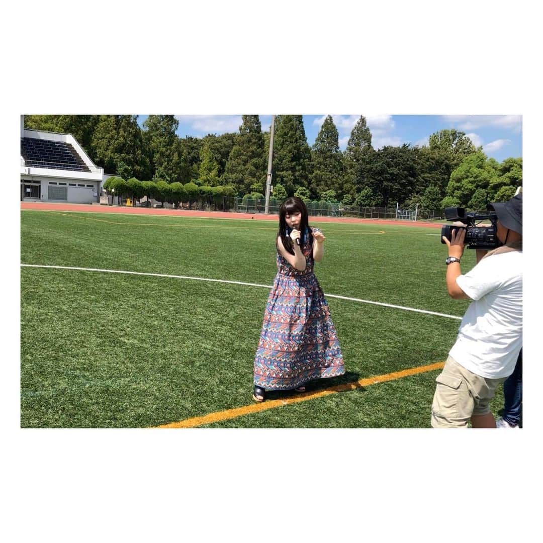 荒牧陽子のインスタグラム：「2019.10.15 ものまねグランプリ﻿ ┈︎┈︎┈︎┈︎┈︎┈︎┈︎┈︎┈︎┈︎┈︎┈﻿ はじめに﻿ 今回の台風で被害に遭われた方々に、﻿ 心よりお見舞い申し上げます。﻿ 各地の被害を確認するたび、心が痛みます。﻿ 一日も早い復興を…﻿ 二次災害にも充分お気をつけ下さい。﻿ ﻿ ﻿ ﻿ ✰︎﻿ ものまねグランプリ﻿ ご覧くださった皆様、ありがとうございました。﻿ 今回は、初めて「LittleGleeMonster」さんを﻿ ものまねさせていただきました。﻿ ﻿ すごい作業でした・・・﻿ 誰がどこのハモを歌ってるかなんて 見た目じゃわからないよ〜〜！﻿ 顔の動きを見たり、表情を見たりして﻿ 上ハモかな？下ハモかな？﻿ って研究して歌い分けました。﻿ リトグリさん、間違っていたらすみません・・・汗  研究しながら﻿ 「彼女たちはすごいことをやっている」と﻿ 身を以て知りました。﻿ ﻿ さらに、個性があって、﻿ 何度見ても何度見ても飽きない！﻿ 楽しくて可愛くて夢中になって動画を見ました。﻿ ﻿ それにしても﻿ 全員が歌唱力すごいから﻿ 表現をどうしたらいいか、﻿ ものまねとしては、声の差を出すために﻿ もっと声を太くした方がいいか、﻿ とか﻿ 試行錯誤でした・・・﻿ 沢山勉強させていただきました！﻿ ﻿ スタッフさんも炎天下の中、﻿ 汗だく&日焼けで真っ赤になりながら 頑張ってくださいました。﻿ 本当に感謝です！﻿ ﻿ だからこそ﻿ 年末残れてよかった・・・。﻿ ﻿ ┈︎┈︎┈︎┈︎┈︎┈︎┈︎┈︎┈︎┈︎┈︎┈﻿ #荒牧陽子﻿ #LittleGleeMonster さん﻿ #リトグリ さん﻿ #ありがとうございました﻿ #ものまねグランプリ」