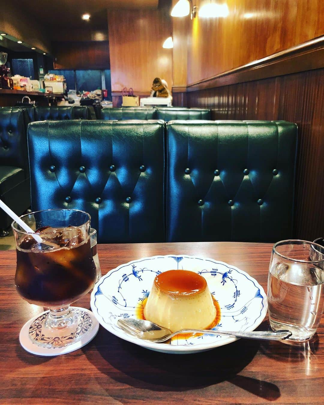 楢原真樹さんのインスタグラム写真 - (楢原真樹Instagram)「いつぞやの喫茶店 #喫茶店 #新大塚 #ビックプリン #ジャンボプリン #たまらんねー。 #今日は漫才ザンマイライブ #19時 #新宿オルティナスタジオ #初めてだ！ #来てね！ #ヤーレンズ」10月16日 12時58分 - narahara_j