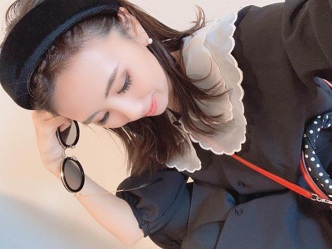 堀江直美さんのインスタグラム写真 - (堀江直美Instagram)「相変わらず襟のデザインにポイントがあるものに弱い❤️ * チュニック丈なので色々なスタイリングを楽しめそうです👢🕶✨ * 明日も新作を色々入荷しますので是非チェックしてください🛒 * #HIAND#コーデ#コーディネート#ボリード#スキニー#ボリード31#HERMES#カチューシャ#アレンジヘア#巻き髪#hermesbag#hermeslover#hnHIAND」10月16日 13時39分 - naomiiiiiiiiiiii