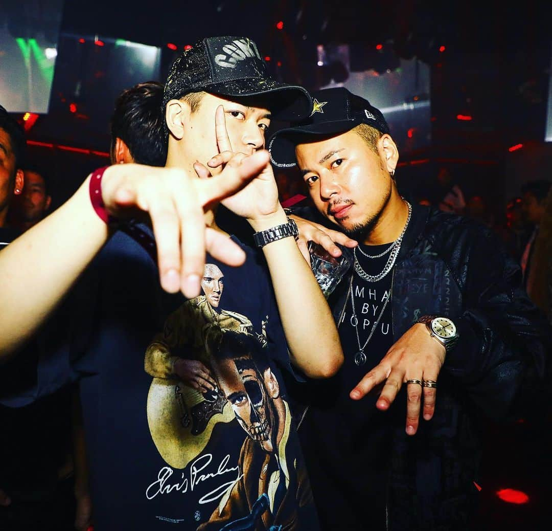 DJ HALさんのインスタグラム写真 - (DJ HALInstagram)「with @ry_lax_bcdmg  Drink for 4 days🥃  photo by @styler86」10月16日 13時36分 - djhal