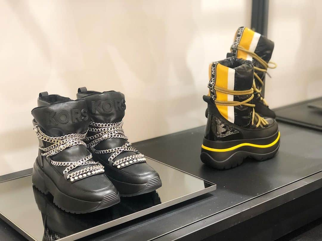 ISETAN PARK netさんのインスタグラム写真 - (ISETAN PARK netInstagram)「都会的なスポーティーシューズが登場👟﻿ ＜マイケル･コース＞シューズ ポップアップストア！﻿ "ラグジュアリーな""Jet Set Life""をテーマに伊勢丹新宿店限定アイテムも登場✨"﻿ ﻿ ＜MICHAEL KORS＞ SHOES POP UP STORE﻿ 2019.10.16 wed - 10.22 tue﻿ 伊勢丹新宿店本館2階＝婦人靴/プロモーション﻿ ﻿ @michaelkors﻿ @isetanshoes﻿ #michaelkors #jetsetlife #fashion #shoes﻿ #マイケルコース #スポーティー #ダッドシューズ #シューズ #スニーカー #婦人靴 #伊勢丹 #新宿伊勢丹 #伊勢丹新宿店  #新宿 #伊勢丹限定﻿ #伊勢丹新宿 #伊勢丹新宿」10月16日 13時50分 - isetan_shinjuku