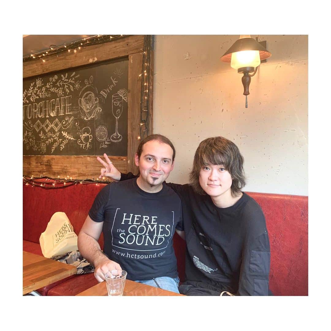 高津戸信幸のインスタグラム：「🤙🤙🤙 #herecomesthesound #spain #wanderer」