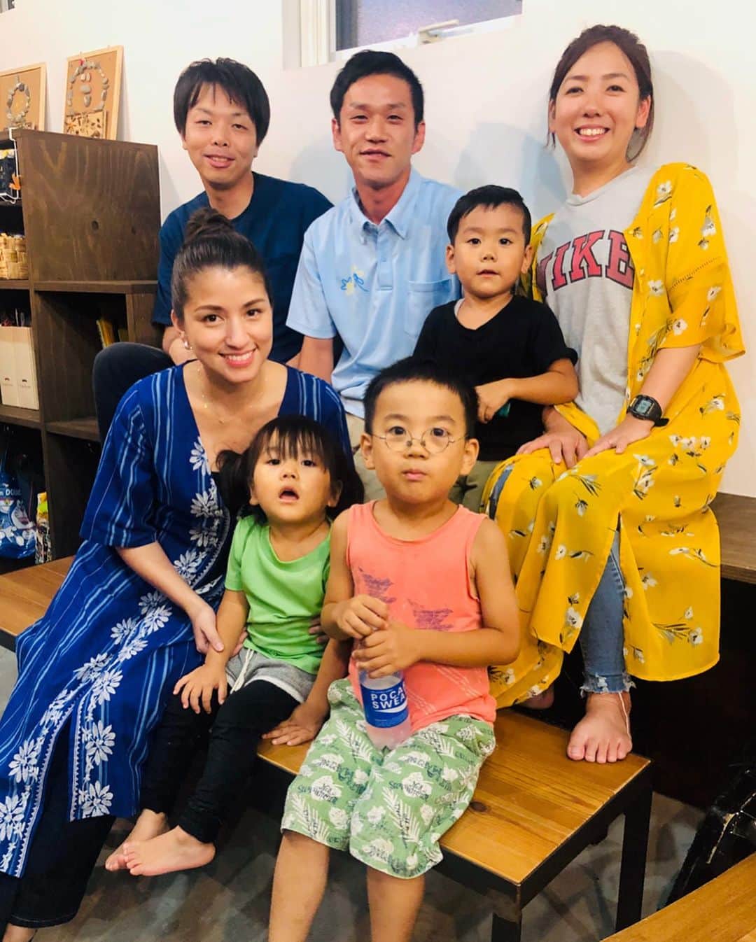 比嘉バービィさんのインスタグラム写真 - (比嘉バービィInstagram)「#住人十色 見逃し配信はこちらから。 ↓↓↓ https://dizm.mbs.jp/title/?program=toiro&episode=79 . 10/19 16:59まででしたら番組HPまたはアプリ「MBS動画イズム」から無料視聴できます。 . . シンプルなデザインながらも、子供がのびのびと自由に遊べる空間が広がるお家。 子育てのプロであるご夫婦のアイデアを聞くと、自分まで気持ちが解放されました。 明るくてハッピーなご家族との時間、楽しかったです♪ . . <衣装> Tシャツ: @localmotion_japan  スカート: @edwin_japan」10月16日 15時01分 - barby724