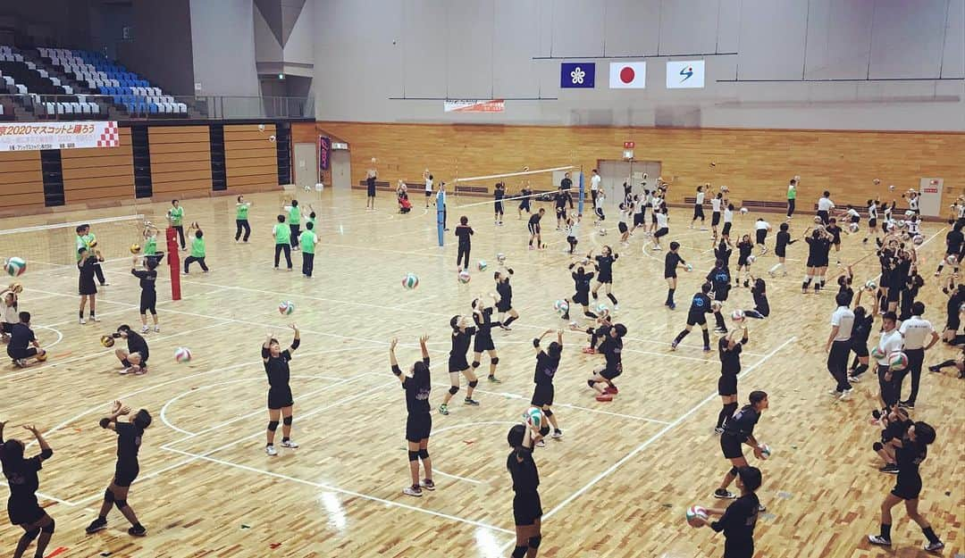 佐野優子さんのインスタグラム写真 - (佐野優子Instagram)「. 福岡県の中学生男女のバレーボーラー達と一緒に♡🏐 . お手伝いの皆様もありがとうございました✨ . #バレーボール#volleyball #アクシオン福岡　#アシックス  #asics」10月16日 15時19分 - yuko12345