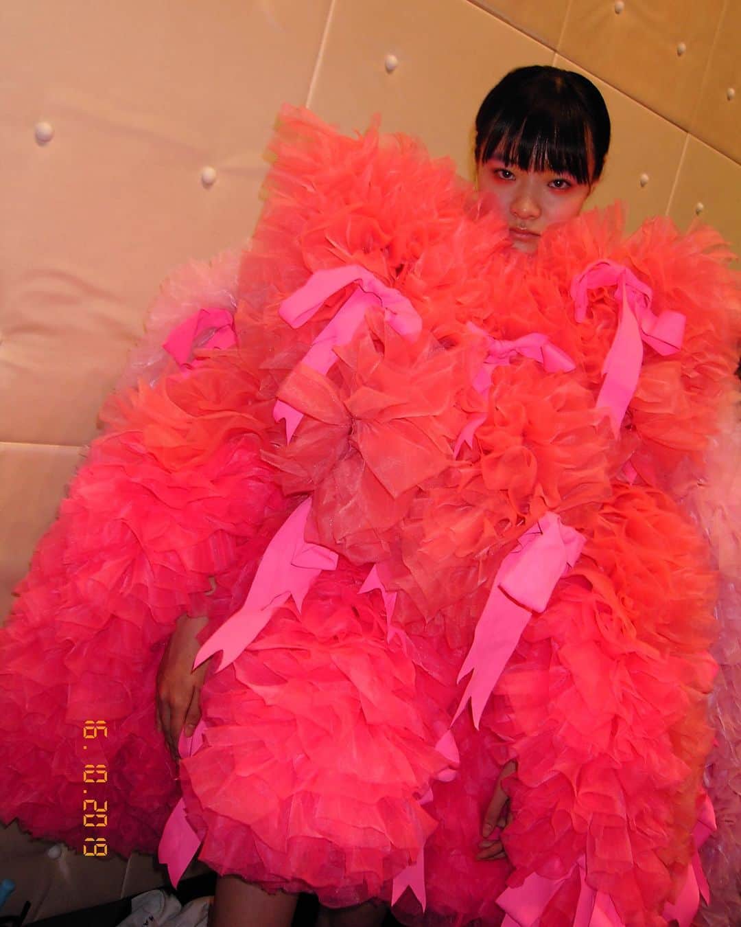 Fashionsnap.comさんのインスタグラム写真 - (Fashionsnap.comInstagram)「【東コレ取材】「トモ コイズミ（TOMO KOIZUMI）」が、東京で初のショーを開催。カラフルなラッフルのドレス全10ルックが披露されました。冨永愛やKōki,、美佳などモデルにも注目です。他の写真はサイトで公開中です🔗  #東コレ20年春夏 #rakutenfwt #tomokoizumi #トモコイズミ」10月17日 0時53分 - fashionsnapcom