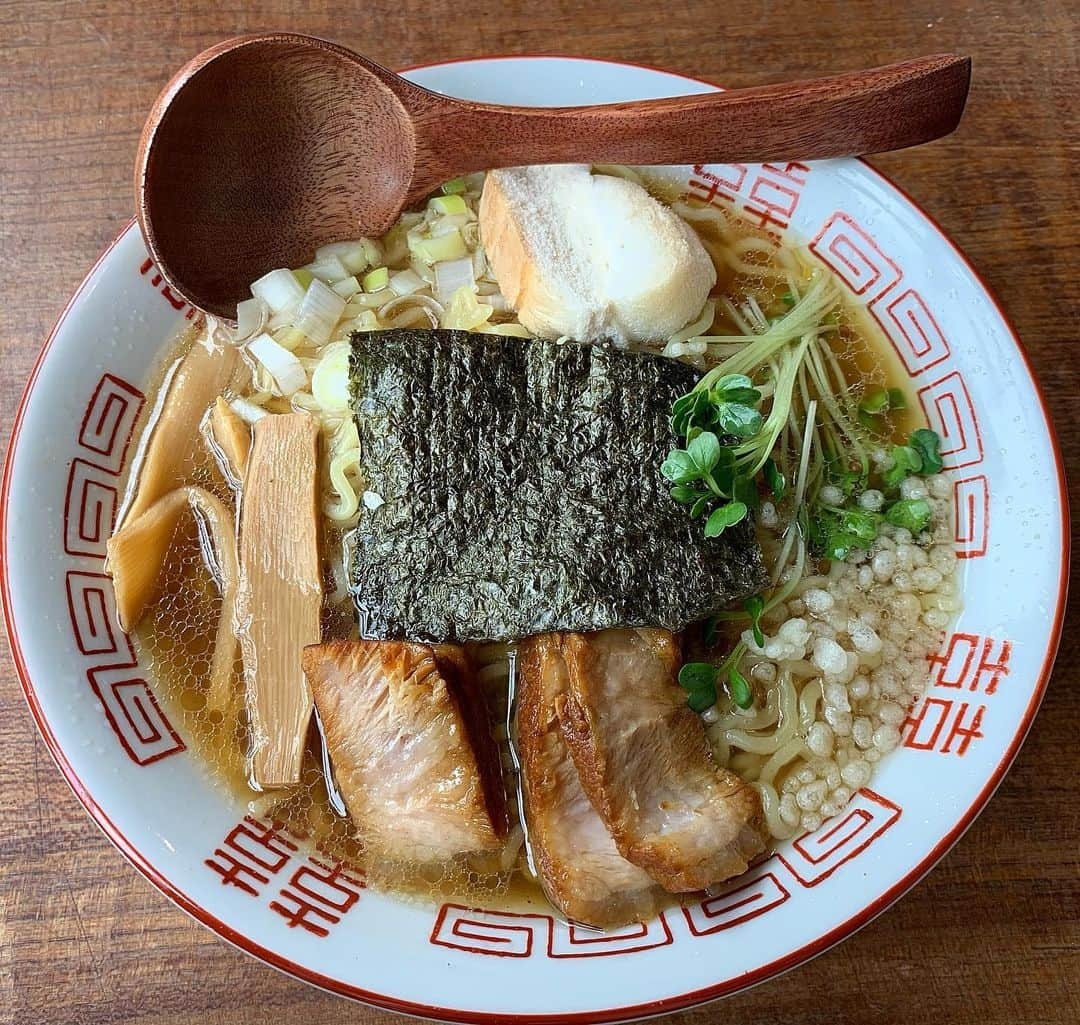 阿部裕幸さんのインスタグラム写真 - (阿部裕幸Instagram)「Today’s lunch いつもの@awanoutaで極中華..美味すぎる😊  Today's lunch is my favorite Awanouta Goku-Chuka. This is really good!!!! #awanouta #todayslunch #ramen #ラーメン #オーガニックラーメン #organic #organicramen #美味い #kamakura #鎌倉　#shichirigahama #七里ヶ浜」10月17日 1時30分 - abeani111