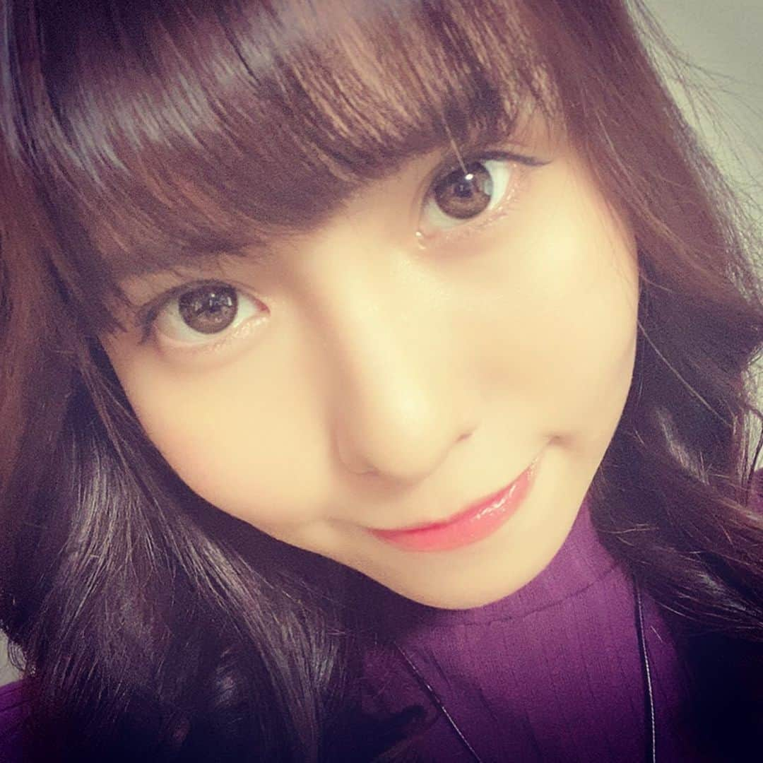 春名風花さんのインスタグラム写真 - (春名風花Instagram)「昨日はお化粧も髪型もうまくいってルンルンでした✨レッドナイトフラペチーノすごく美味しいね  あ！事務所に届いていた本を受け取れました🌼.*ありがとうございますーーー  #スタバ  #ぼくはイエローでホワイトでちょっとブルー  #マイストーリー」10月17日 1時39分 - harunafuka