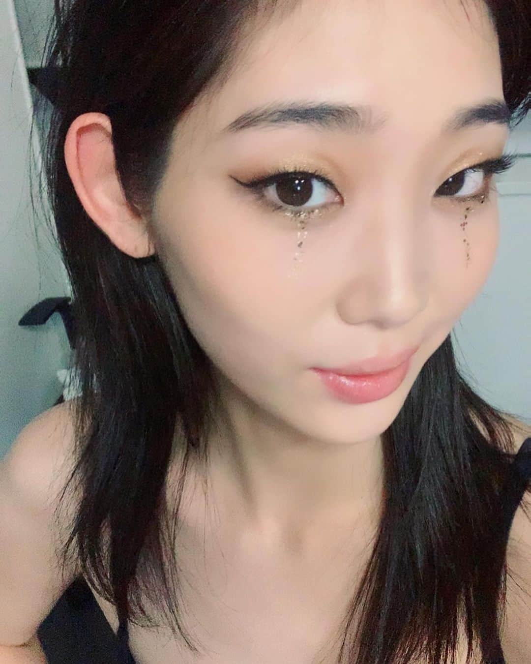江原杏樹のインスタグラム：「✌︎✌︎✌︎ 自撮りしてたらライト当てくださって笑ってまう」